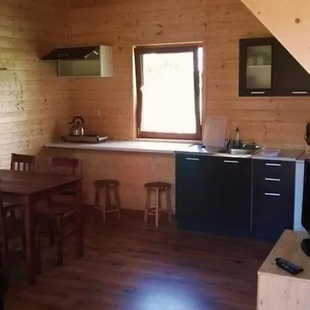 Blockhuette Mit Grill Und Garten In Glenwko *